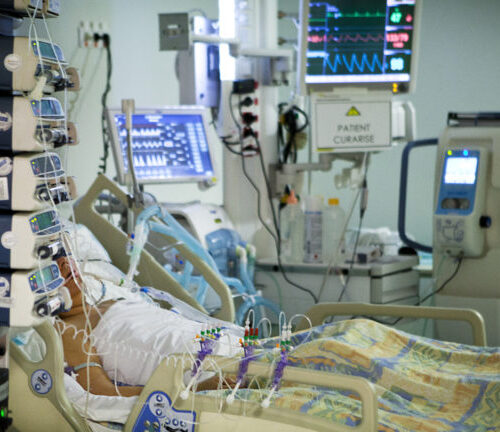 A curarized patient in intensive care.